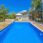 İslamlar 1 Bedroom Secluded With Private Pool Hot Tub Villa