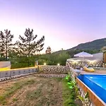 וילה İslamlar 1 Bedroom Secluded With Private Pool Hot Tub קלקן
