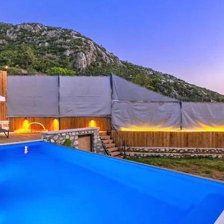 וילה İslamlar 1 Bedroom Secluded With Private Pool Hot Tub *