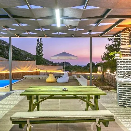 İslamlar 1 Bedroom Secluded With Private Pool Hot Tub * Kalkan